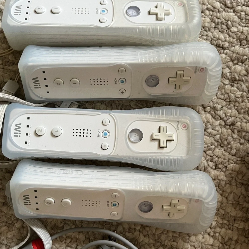 Nintendo Wii Console Set with White Accessories